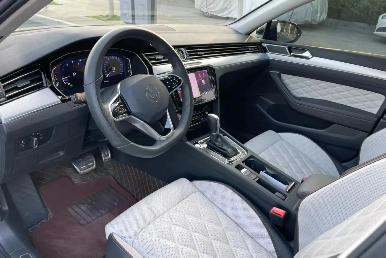 2023 Volkswagen Magotan 2.0T 186HP L4 7DCT,autocango,china used car exporter,china ev exporter,chinese used car exporter,chinese used ev exporter