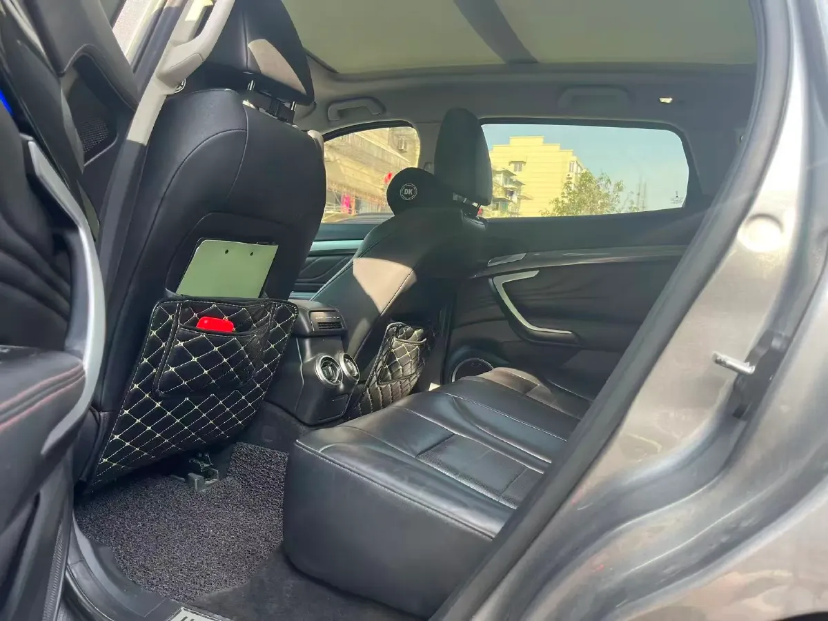 2017 WEY VV7 2.0T 234HP L4 7DCT,autocango,china used car exporter,china ev exporter,chinese used car exporter,chinese used ev exporter