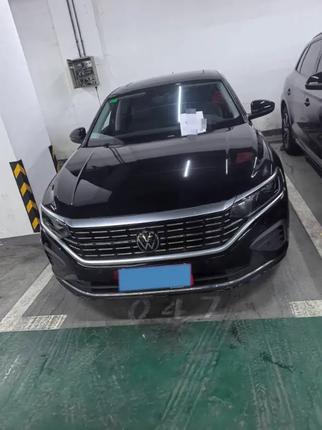 2024 Volkswagen Passat 2.0T 220HP L4 7DCT,autocango,china used car exporter,china ev exporter,chinese used car exporter,chinese used ev exporter