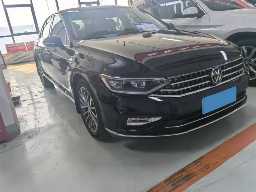 2020 Volkswagen Magotan 2.0T 186HP L4 7DCT,autocango,china used car exporter,china ev exporter,chinese used car exporter,chinese used ev exporter