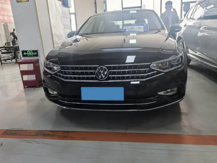 2020 Volkswagen Magotan 2.0T 186HP L4 7DCT,autocango,china used car exporter,china ev exporter,chinese used car exporter,chinese used ev exporter