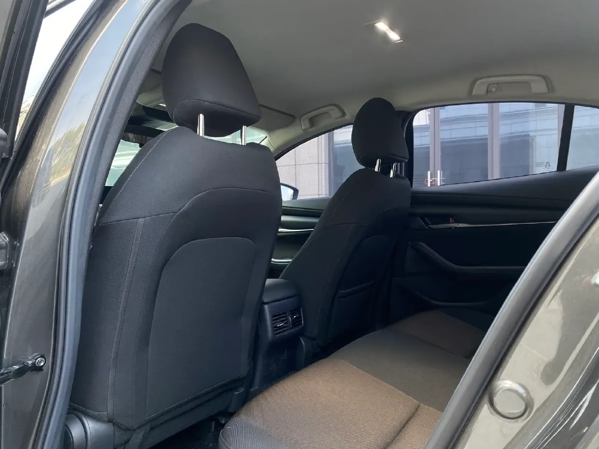 2022 Mazda 3 Axela 2.0L 158HP L4 6AT,autocango,china used car exporter,china ev exporter,chinese used car exporter,chinese used ev exporter