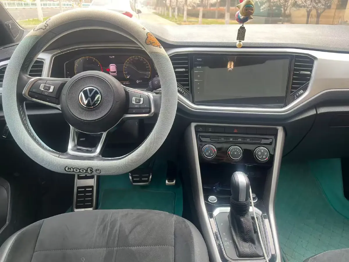 2022 Volkswagen T-Roc 1.4T 150HP L4 7DCT,autocango,china used car exporter,china ev exporter,chinese used car exporter,chinese used ev exporter