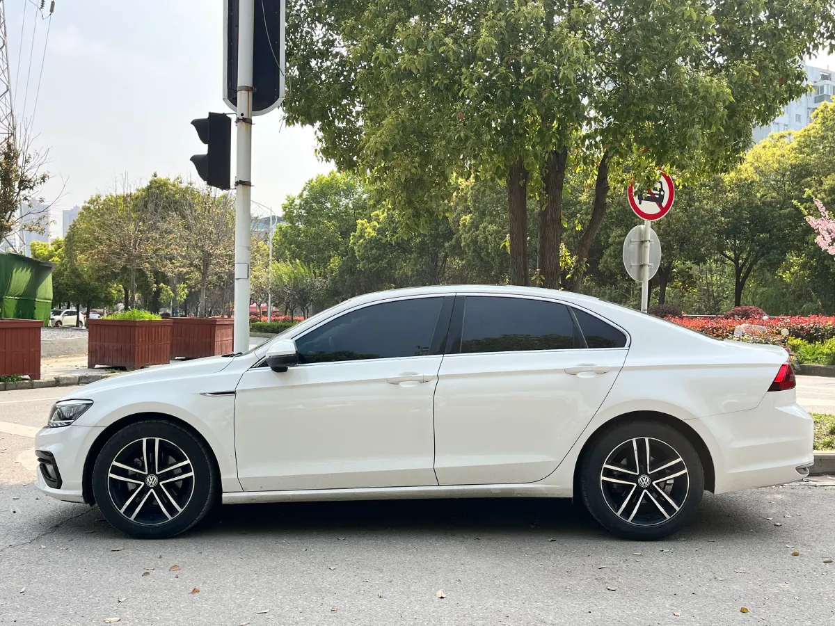 2019 Volkswagen Passat 1.4T 150HP L4 7DCT,autocango,china used car exporter,china ev exporter,chinese used car exporter,chinese used ev exporter