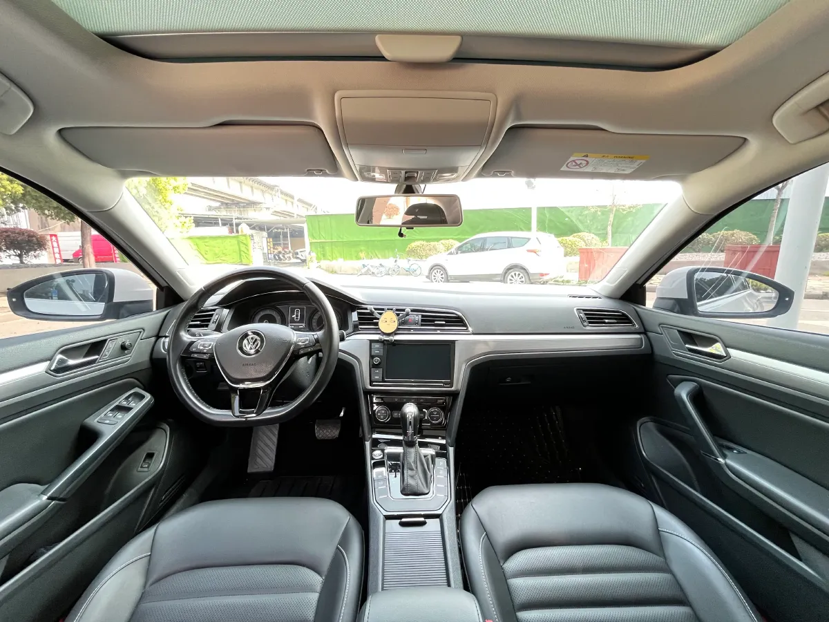 2019 Volkswagen Passat 1.4T 150HP L4 7DCT,autocango,china used car exporter,china ev exporter,chinese used car exporter,chinese used ev exporter