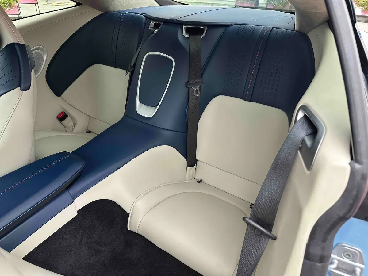 2019 Aston Martin DB11 4.0T 510HP V8 8AT,autocango,china used car exporter,china ev exporter,chinese used car exporter,chinese used ev exporter