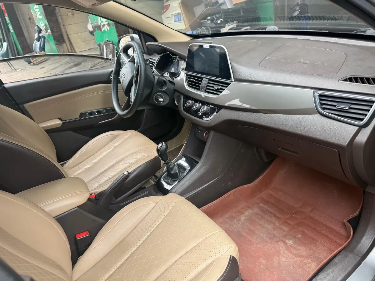 2017 BaoJun 310W 1.5L 112HP L4 6MT,autocango,china used car exporter,china ev exporter,chinese used car exporter,chinese used ev exporter