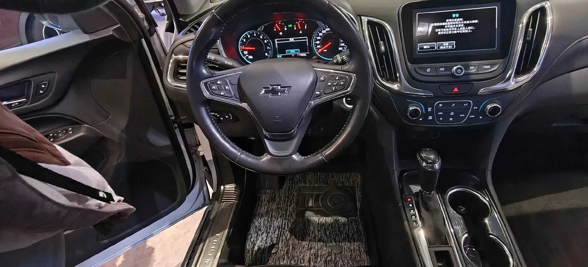 2018 Chevrolet Equinox 1.5T 180HP L4 6AT,autocango,china used car exporter,china ev exporter,chinese used car exporter,chinese used ev exporter