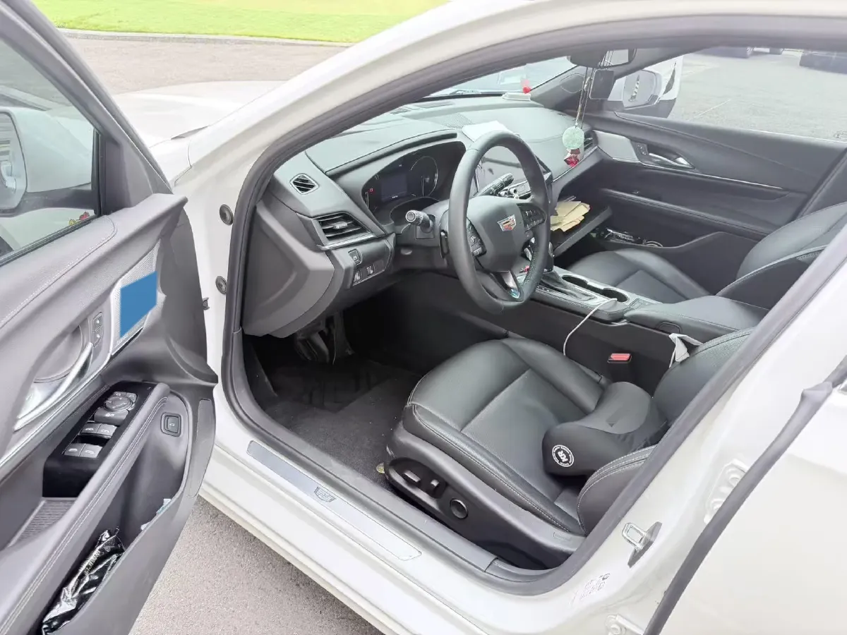 2023 Cadillac CT4 1.5T 211HP L4 8AT,autocango,china used car exporter,china ev exporter,chinese used car exporter,chinese used ev exporter