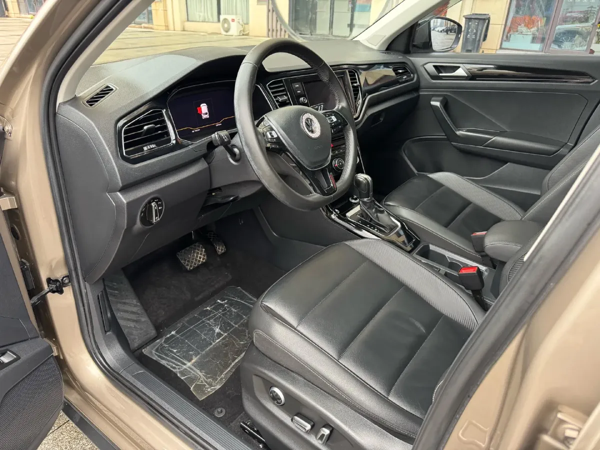 2021 Volkswagen T-Roc 1.4T 150HP L4 7DCT,autocango,china used car exporter,china ev exporter,chinese used car exporter,chinese used ev exporter