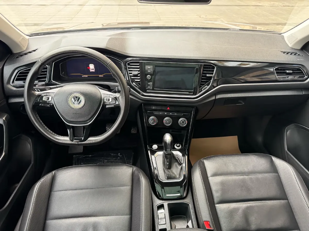 2021 Volkswagen T-Roc 1.4T 150HP L4 7DCT,autocango,china used car exporter,china ev exporter,chinese used car exporter,chinese used ev exporter