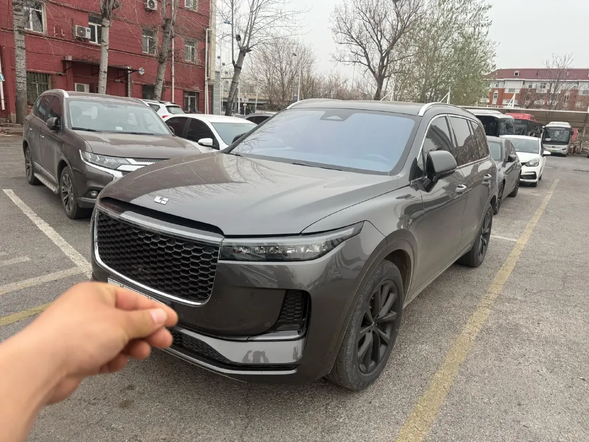 2021 Li ONE Range Extended 131HP REEV 40.5KWH,autocango,china used car exporter,china ev exporter,chinese used car exporter,chinese used ev exporter