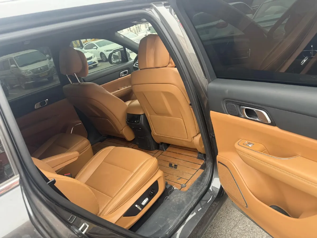 2021 Li ONE Range Extended 131HP REEV 40.5KWH,autocango,china used car exporter,china ev exporter,chinese used car exporter,chinese used ev exporter