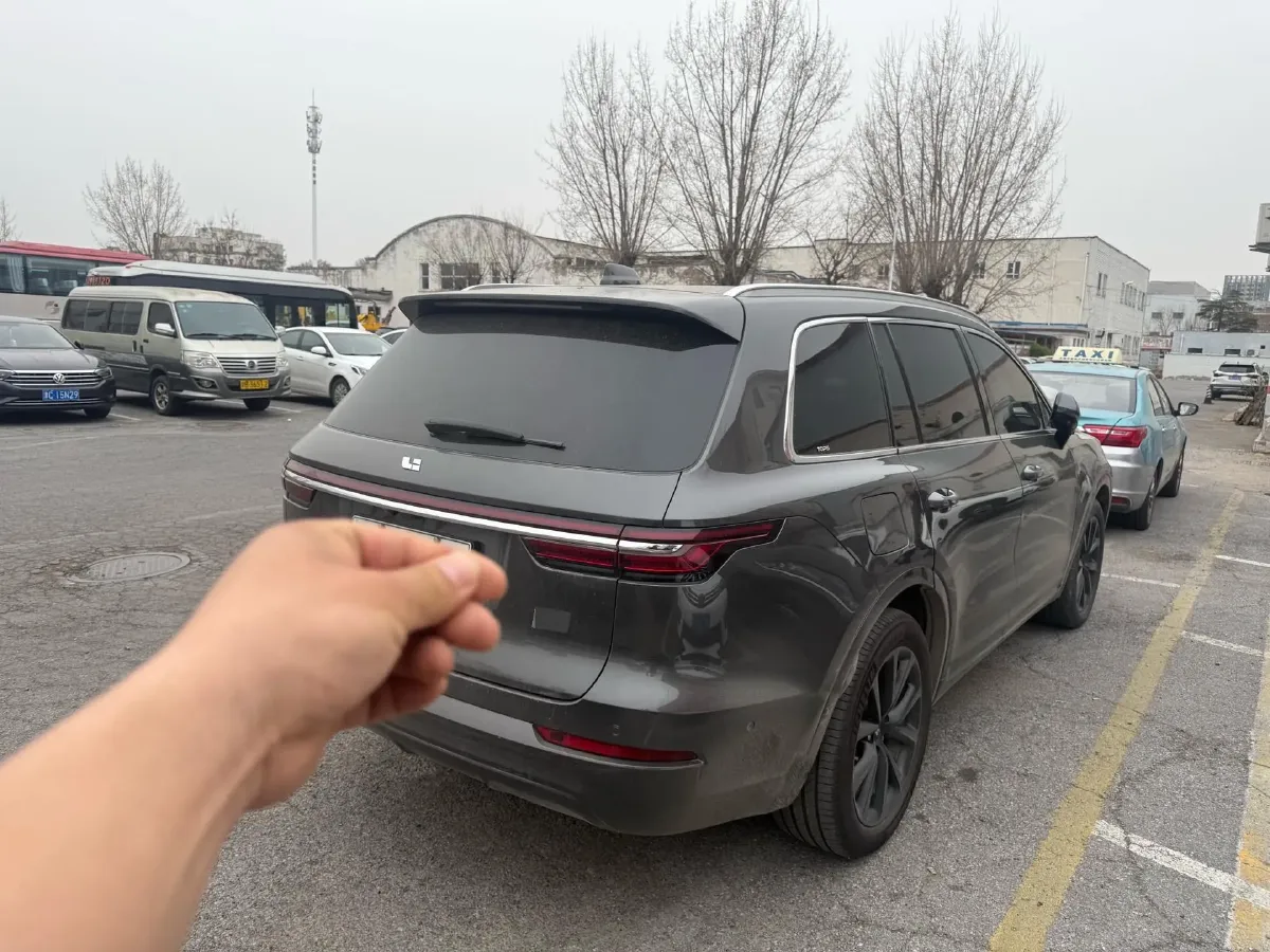 2021 Li ONE Range Extended 131HP REEV 40.5KWH,autocango,china used car exporter,china ev exporter,chinese used car exporter,chinese used ev exporter