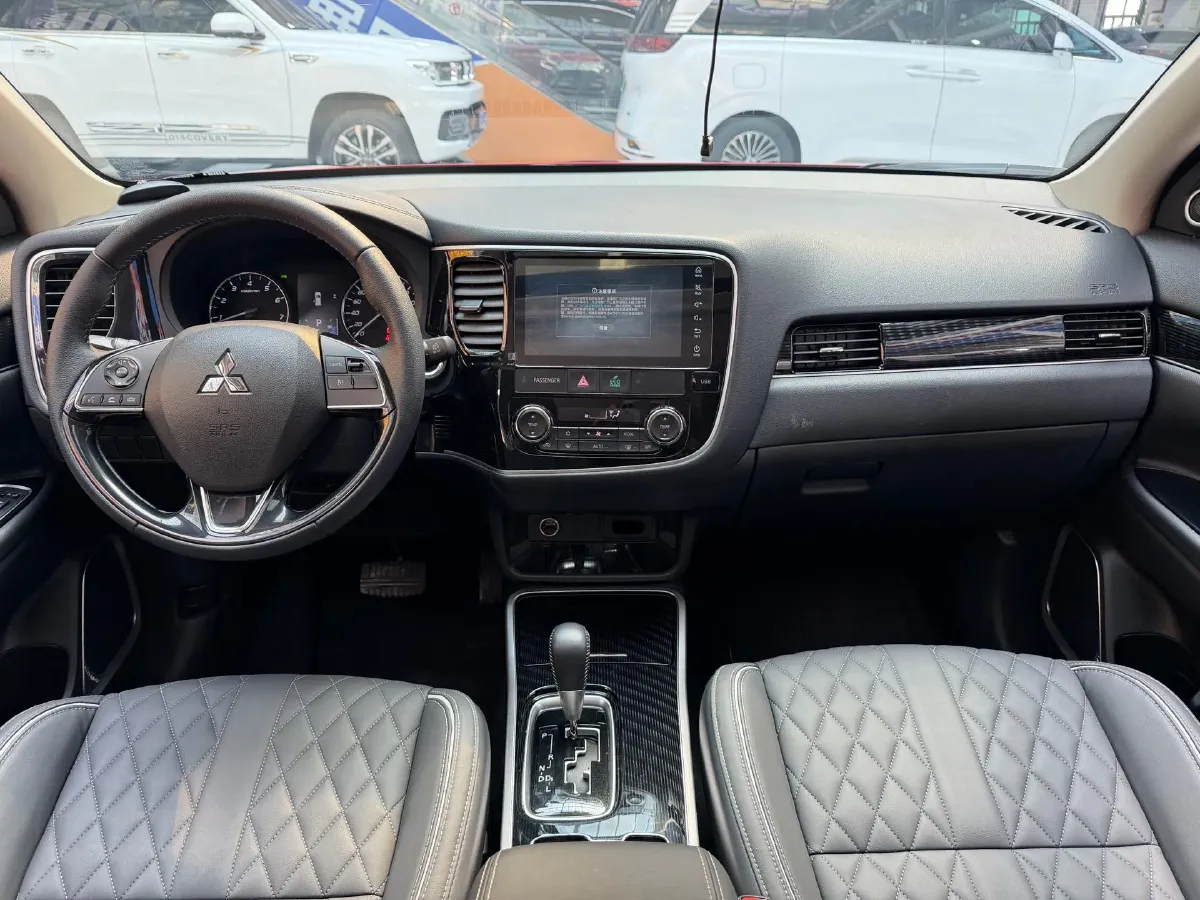 2021 Mitsubishi Outlander 2.0L 166HP L4 CVT,autocango,china used car exporter,china ev exporter,chinese used car exporter,chinese used ev exporter