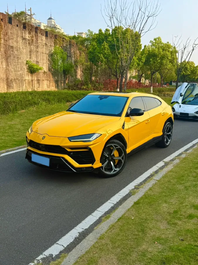2021 Lamborghini Urus 4.0T 641HP V8 8AT,autocango,china used car exporter,china ev exporter,chinese used car exporter,chinese used ev exporter