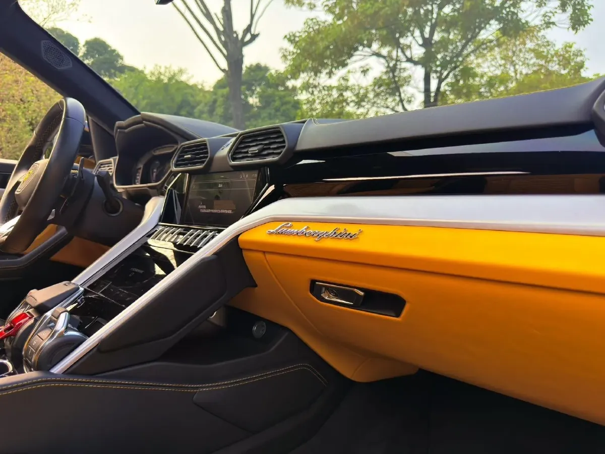 2021 Lamborghini Urus 4.0T 641HP V8 8AT,autocango,china used car exporter,china ev exporter,chinese used car exporter,chinese used ev exporter