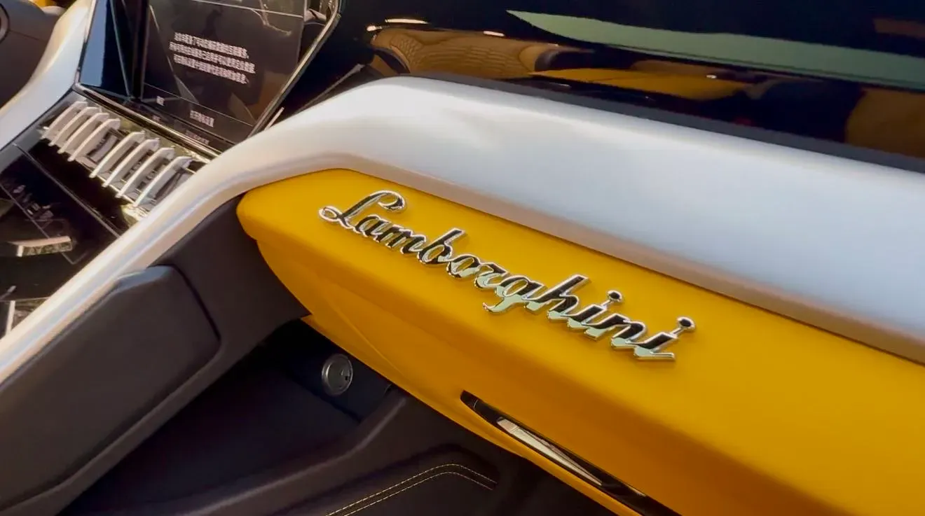 2021 Lamborghini Urus 4.0T 641HP V8 8AT,autocango,china used car exporter,china ev exporter,chinese used car exporter,chinese used ev exporter