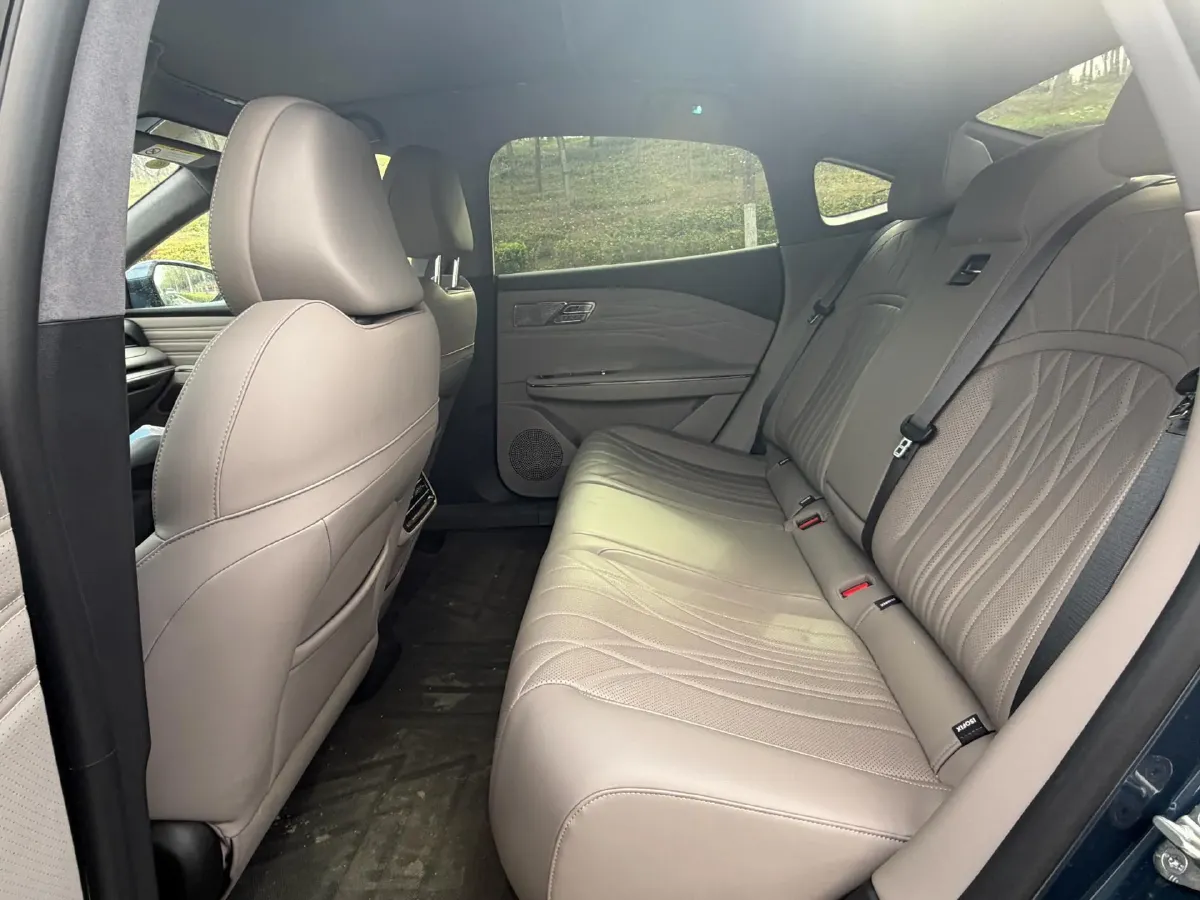 2025 Geely Galaxy Starshine 8 1.5T 163HP L4 3DHT PHEV 27.69KWH,autocango,china used car exporter,china ev exporter,chinese used car exporter,chinese used ev exporter