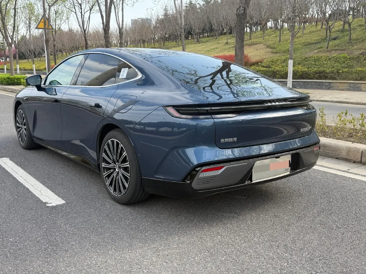 2025 Geely Galaxy Starshine 8 1.5T 163HP L4 3DHT PHEV 27.69KWH,autocango,china used car exporter,china ev exporter,chinese used car exporter,chinese used ev exporter