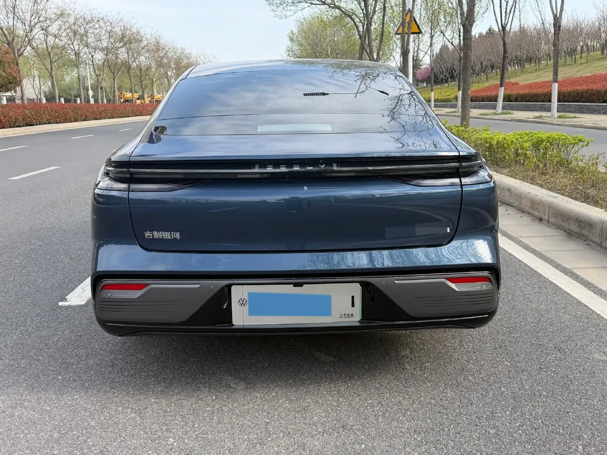 2025 Geely Galaxy Starshine 8 1.5T 163HP L4 3DHT PHEV 27.69KWH,autocango,china used car exporter,china ev exporter,chinese used car exporter,chinese used ev exporter