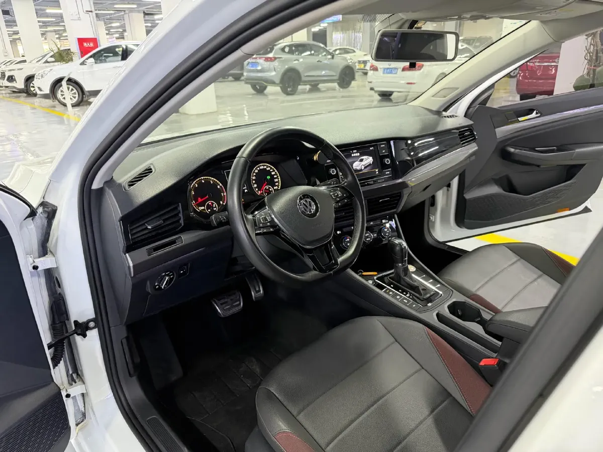 2019 Ford Focus 1.5T 184HP L3 8AT,autocango,china used car exporter,china ev exporter,chinese used car exporter,chinese used ev exporter