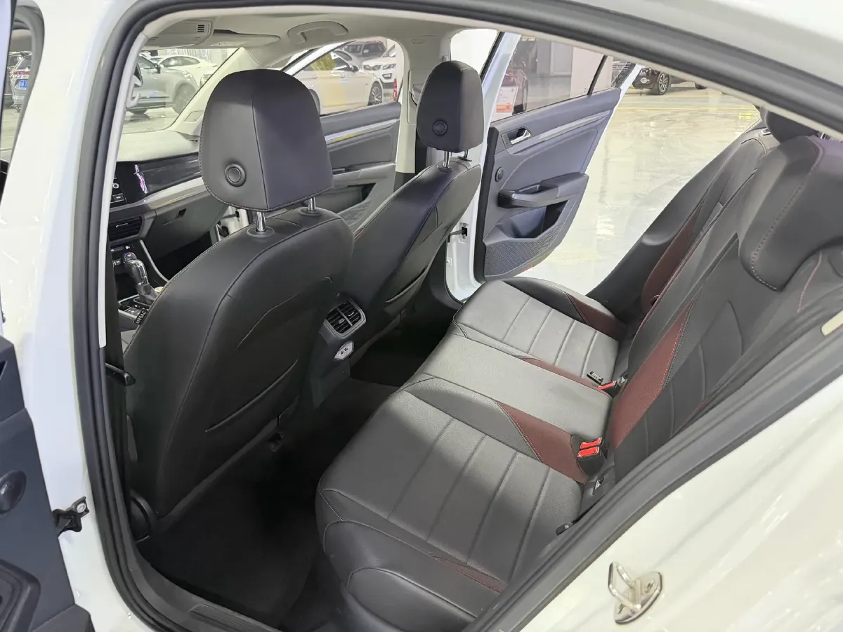 2019 Ford Focus 1.5T 184HP L3 8AT,autocango,china used car exporter,china ev exporter,chinese used car exporter,chinese used ev exporter