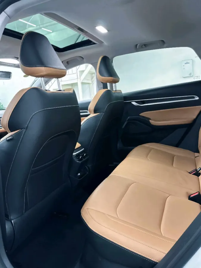 2025 Geely Emgrand 1.5L 127HP L4 CVT,autocango,china used car exporter,china ev exporter,chinese used car exporter,chinese used ev exporter