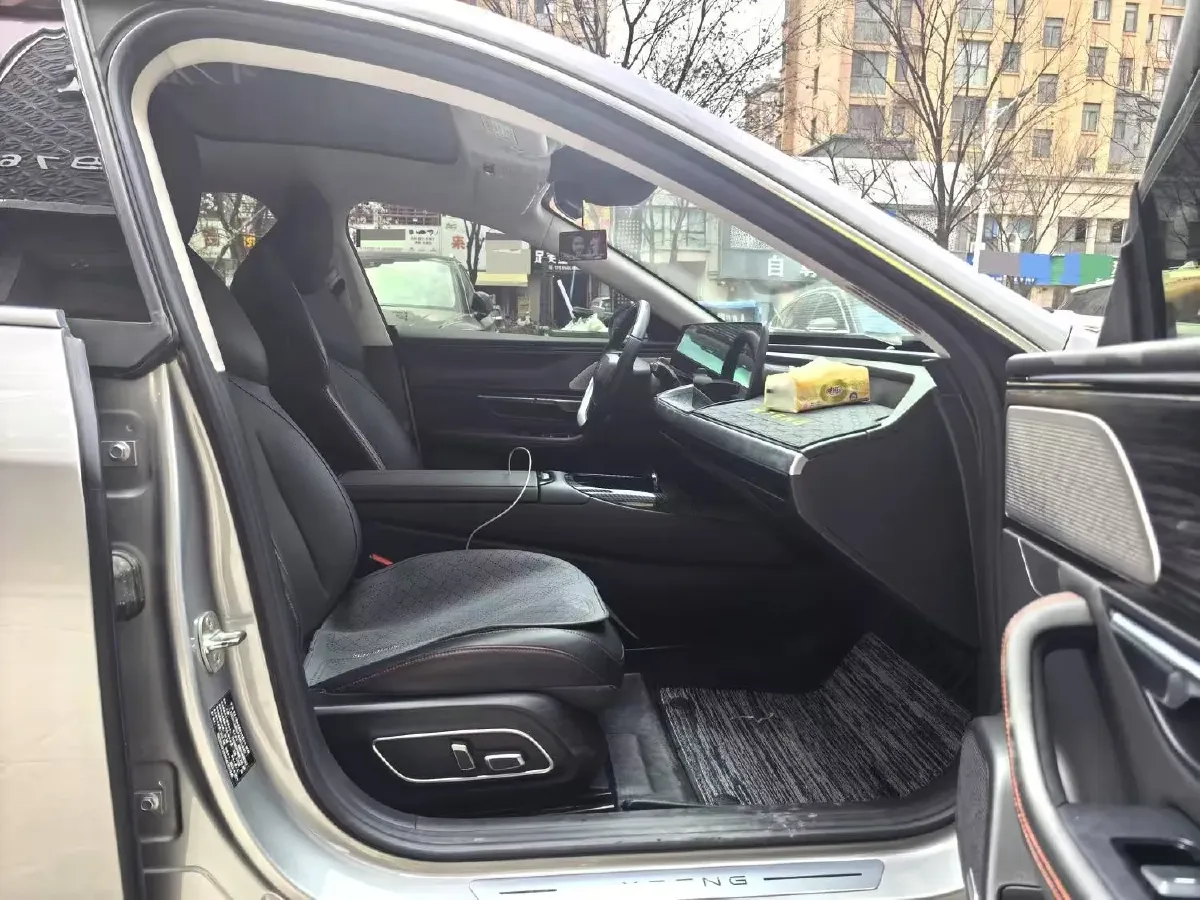 2023 Xpeng P7 BEV 70.8KWH,autocango,china used car exporter,china ev exporter,chinese used car exporter,chinese used ev exporter