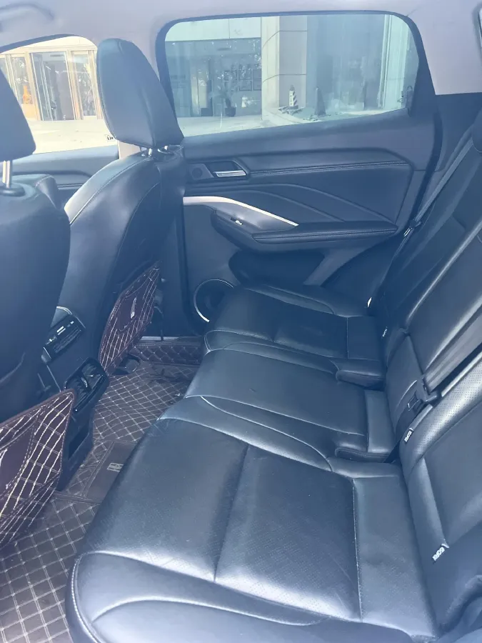 2021 WEY VV6 2.0T 227HP L4 7DCT,autocango,china used car exporter,china ev exporter,chinese used car exporter,chinese used ev exporter