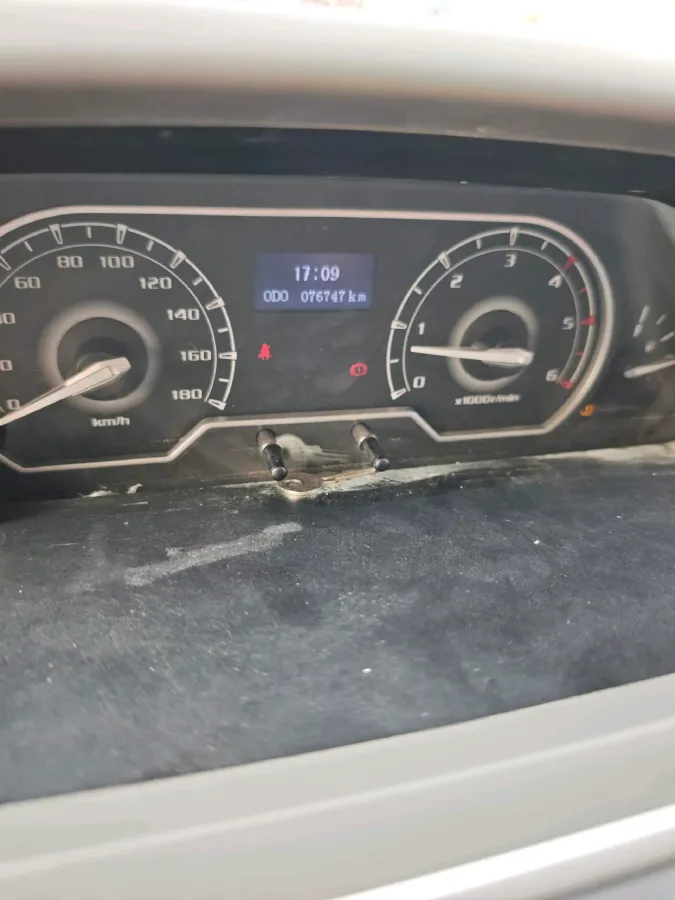 2020 MAXUS XinTu V80 2.5T 136HP L4 6MT,autocango,china used car exporter,china ev exporter,chinese used car exporter,chinese used ev exporter