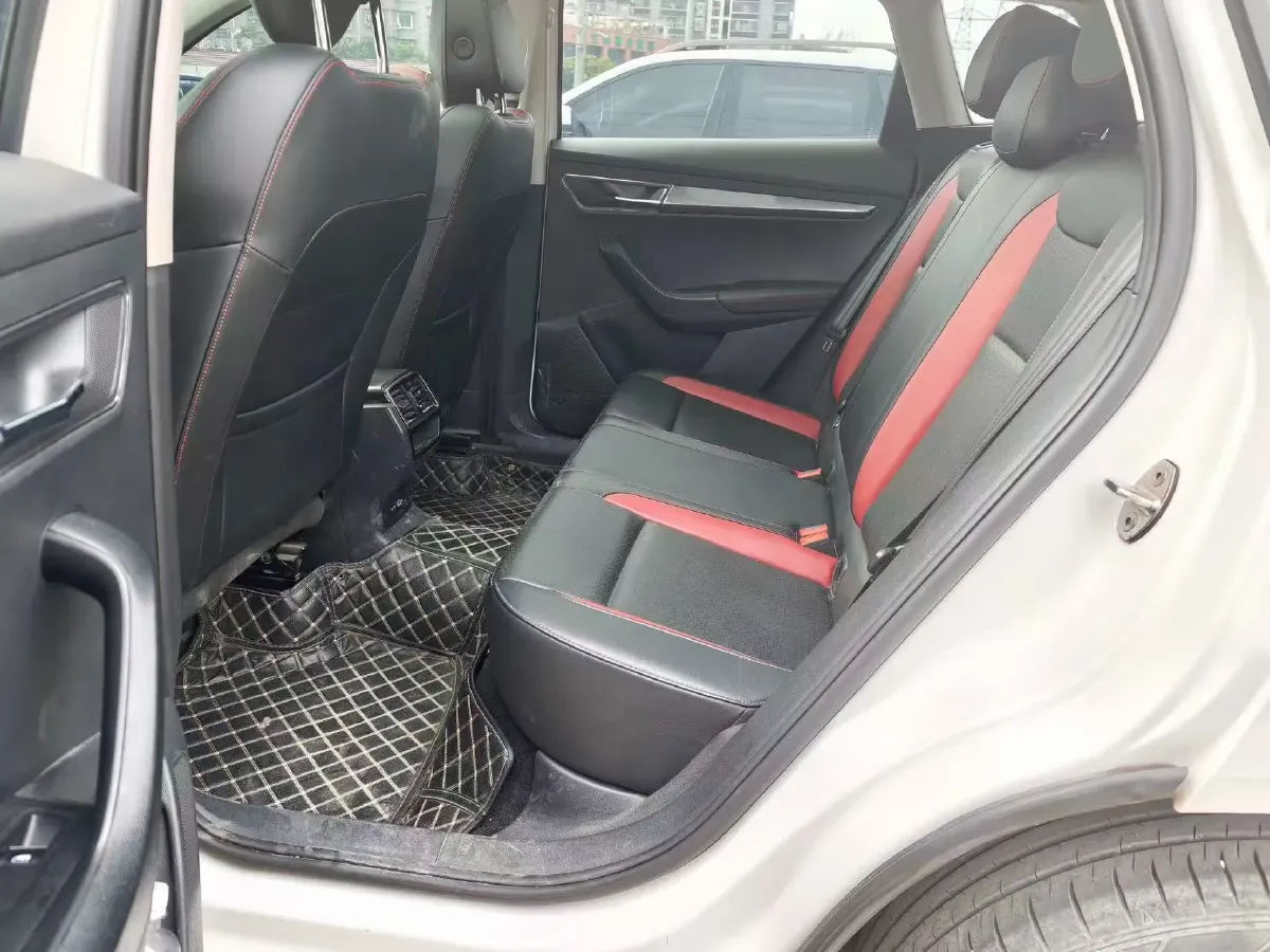 2022 Skoda Karoq 1.4T 150HP L4 7DCT,autocango,china used car exporter,china ev exporter,chinese used car exporter,chinese used ev exporter