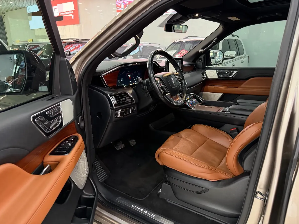 2019 Lincoln Navigator 3.5T 388HP V6 10AT,autocango,china used car exporter,china ev exporter,chinese used car exporter,chinese used ev exporter