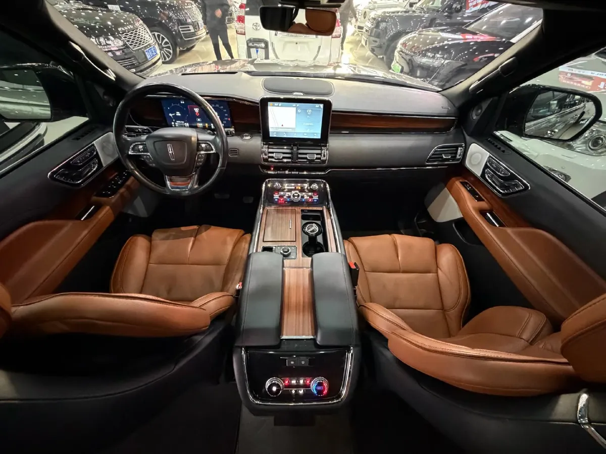 2019 Lincoln Navigator 3.5T 388HP V6 10AT,autocango,china used car exporter,china ev exporter,chinese used car exporter,chinese used ev exporter