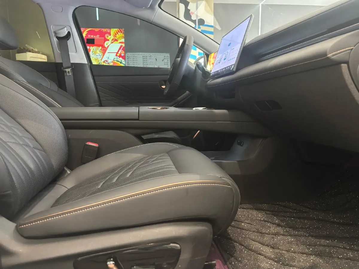 2025 BaoJun XiangJing 1.5T 143HP L4 1DHT PHEV,autocango,china used car exporter,china ev exporter,chinese used car exporter,chinese used ev exporter