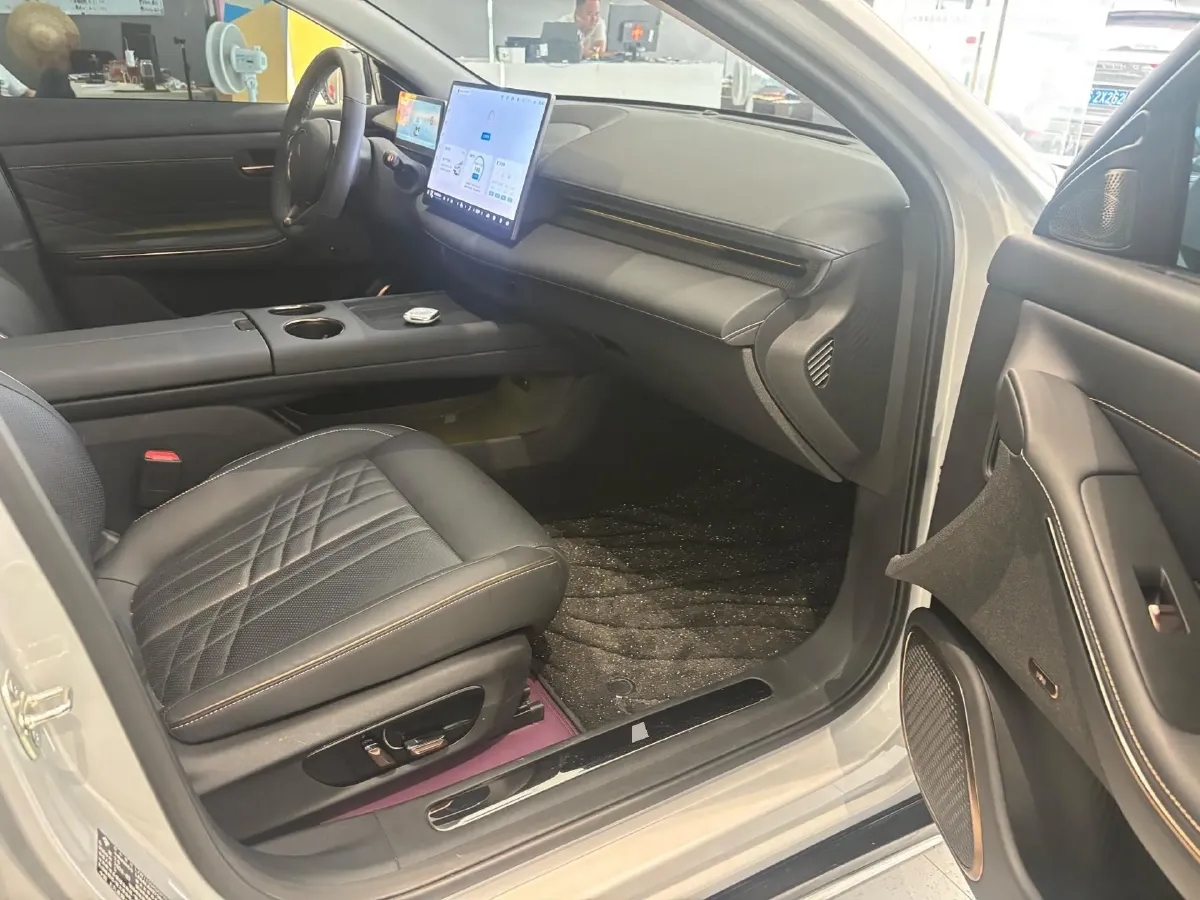 2025 BaoJun XiangJing 1.5T 143HP L4 1DHT PHEV,autocango,china used car exporter,china ev exporter,chinese used car exporter,chinese used ev exporter