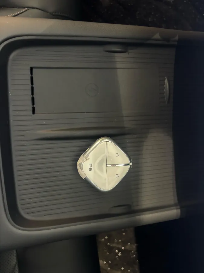 2025 BaoJun XiangJing 1.5T 143HP L4 1DHT PHEV,autocango,china used car exporter,china ev exporter,chinese used car exporter,chinese used ev exporter