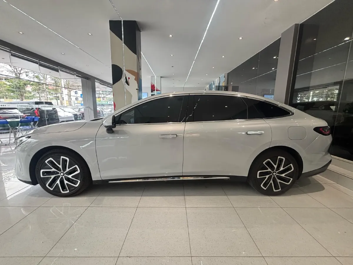 2025 BaoJun XiangJing 1.5T 143HP L4 1DHT PHEV,autocango,china used car exporter,china ev exporter,chinese used car exporter,chinese used ev exporter