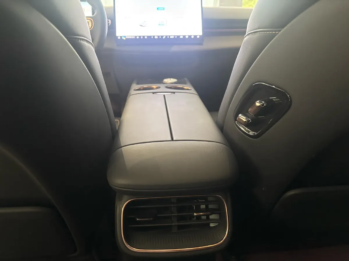 2025 BaoJun XiangJing 1.5T 143HP L4 1DHT PHEV,autocango,china used car exporter,china ev exporter,chinese used car exporter,chinese used ev exporter