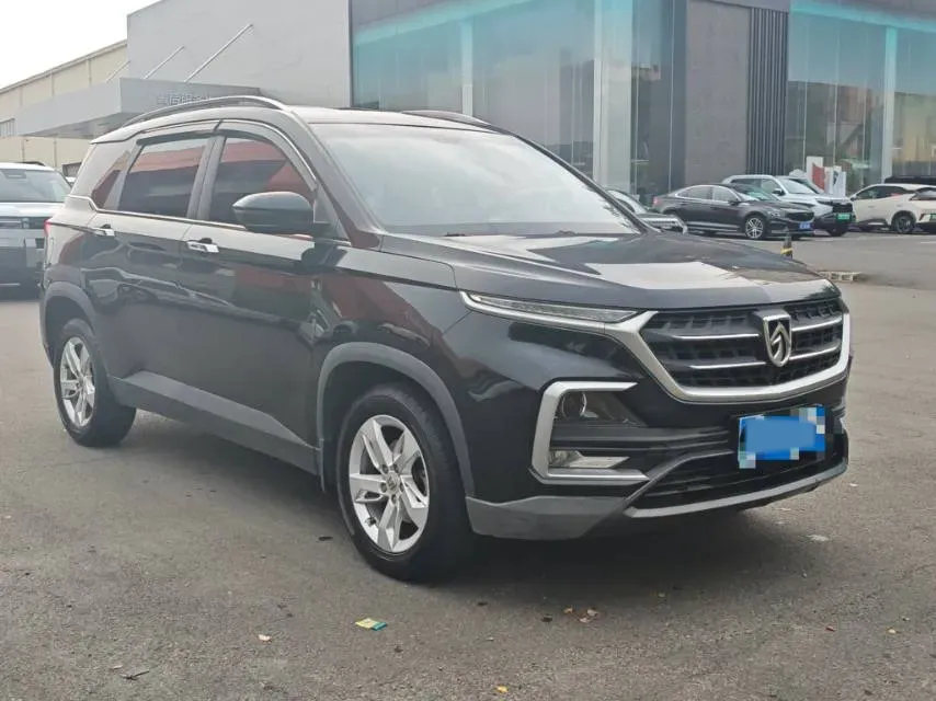 2018 BaoJun 530 1.5T 150HP L4 6MT,autocango,china used car exporter,china ev exporter,chinese used car exporter,chinese used ev exporter