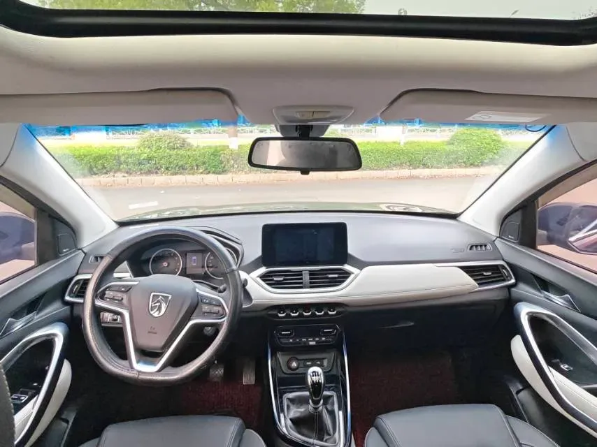 2018 BaoJun 530 1.5T 150HP L4 6MT,autocango,china used car exporter,china ev exporter,chinese used car exporter,chinese used ev exporter