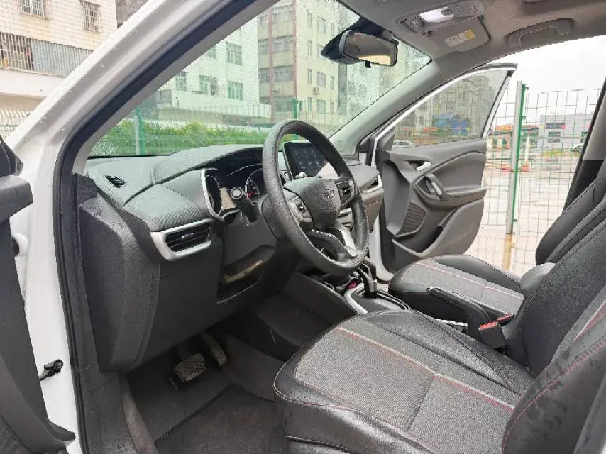 2019 Chevrolet Trax 1.0T 125HP L3 6AT,autocango,china used car exporter,china ev exporter,chinese used car exporter,chinese used ev exporter