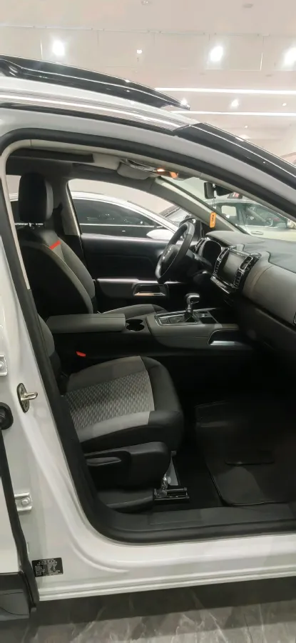 2017 Citroen C5 Aircross 1.6T 167HP L4 6AT,autocango,china used car exporter,china ev exporter,chinese used car exporter,chinese used ev exporter