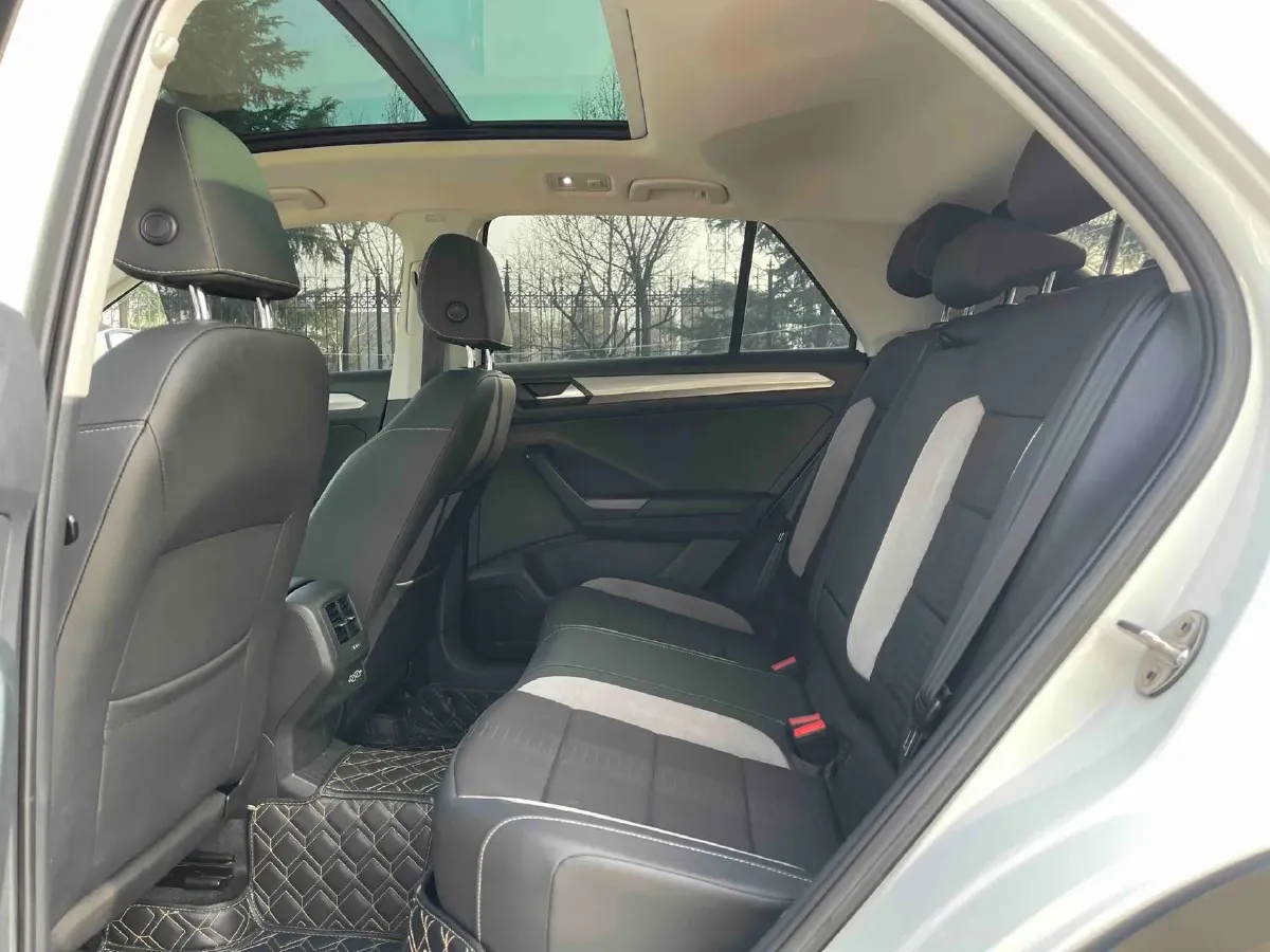 2020 Volkswagen T-Roc 1.4T 150HP L4 7DCT,autocango,china used car exporter,china ev exporter,chinese used car exporter,chinese used ev exporter