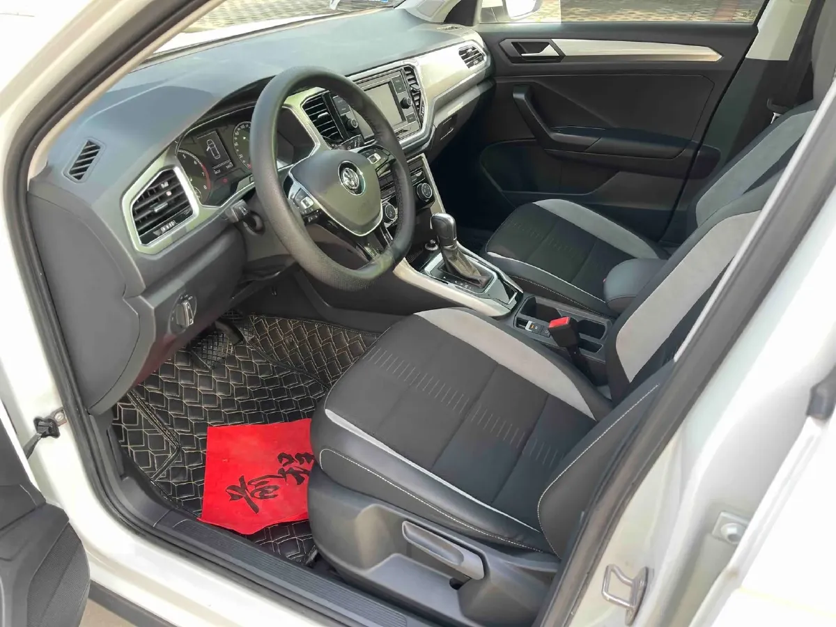 2020 Volkswagen T-Roc 1.4T 150HP L4 7DCT,autocango,china used car exporter,china ev exporter,chinese used car exporter,chinese used ev exporter