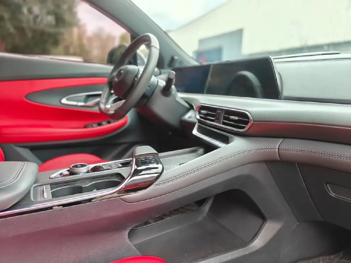 2020 ChangAn UNI-T 1.5T 180HP L4 7DCT,autocango,china used car exporter,china ev exporter,chinese used car exporter,chinese used ev exporter