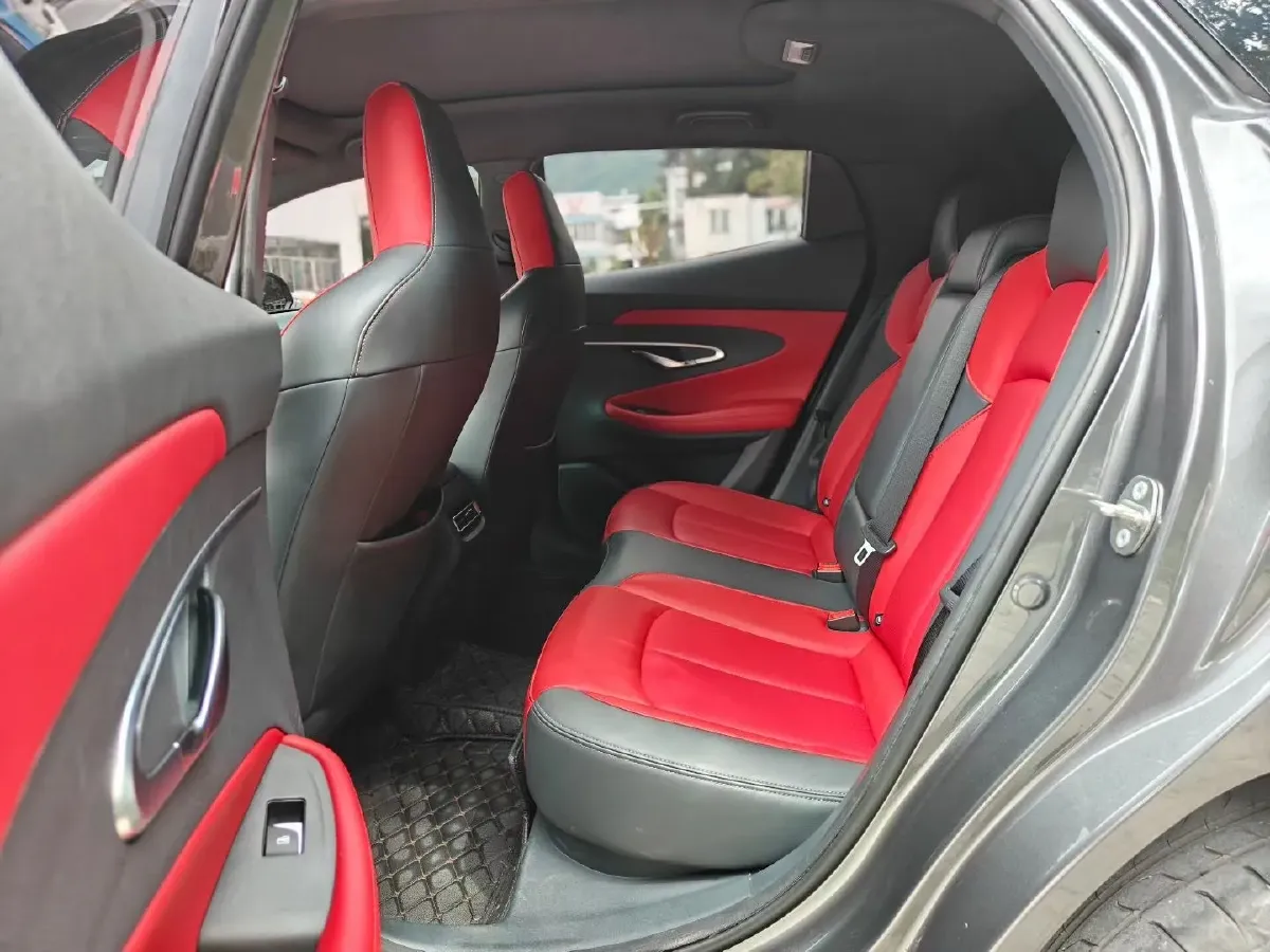 2020 ChangAn UNI-T 1.5T 180HP L4 7DCT,autocango,china used car exporter,china ev exporter,chinese used car exporter,chinese used ev exporter