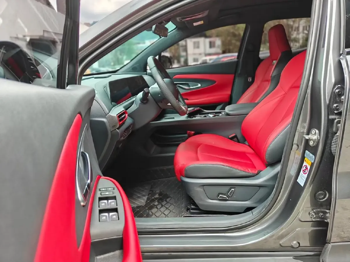 2020 ChangAn UNI-T 1.5T 180HP L4 7DCT,autocango,china used car exporter,china ev exporter,chinese used car exporter,chinese used ev exporter