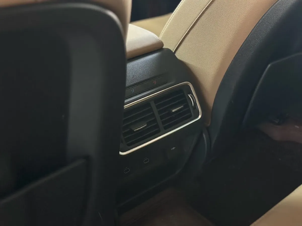 2024 Land Rover Discovery Sport 2.0T 249HP L4 9AT,autocango,china used car exporter,china ev exporter,chinese used car exporter,chinese used ev exporter