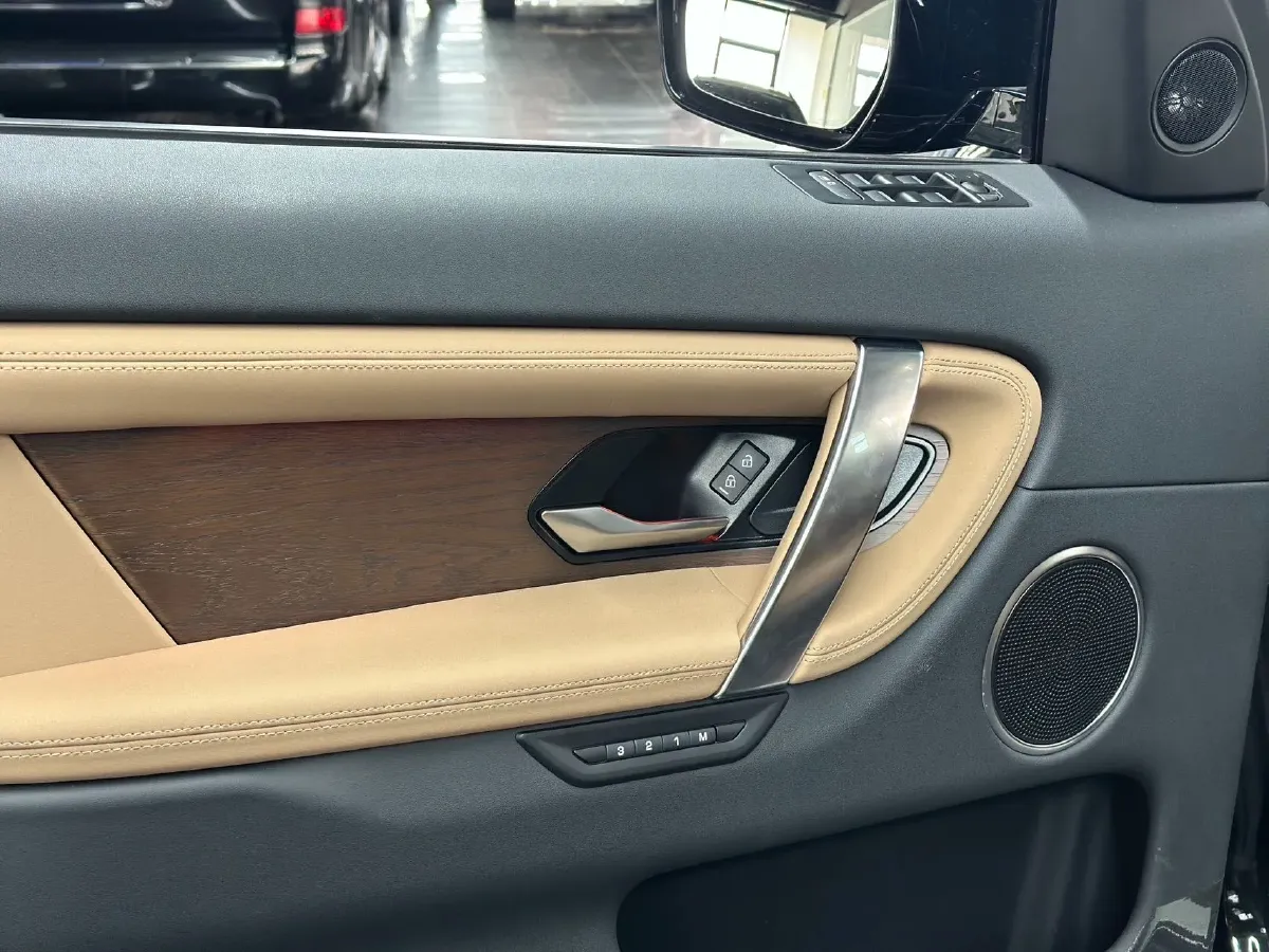 2024 Land Rover Discovery Sport 2.0T 249HP L4 9AT,autocango,china used car exporter,china ev exporter,chinese used car exporter,chinese used ev exporter